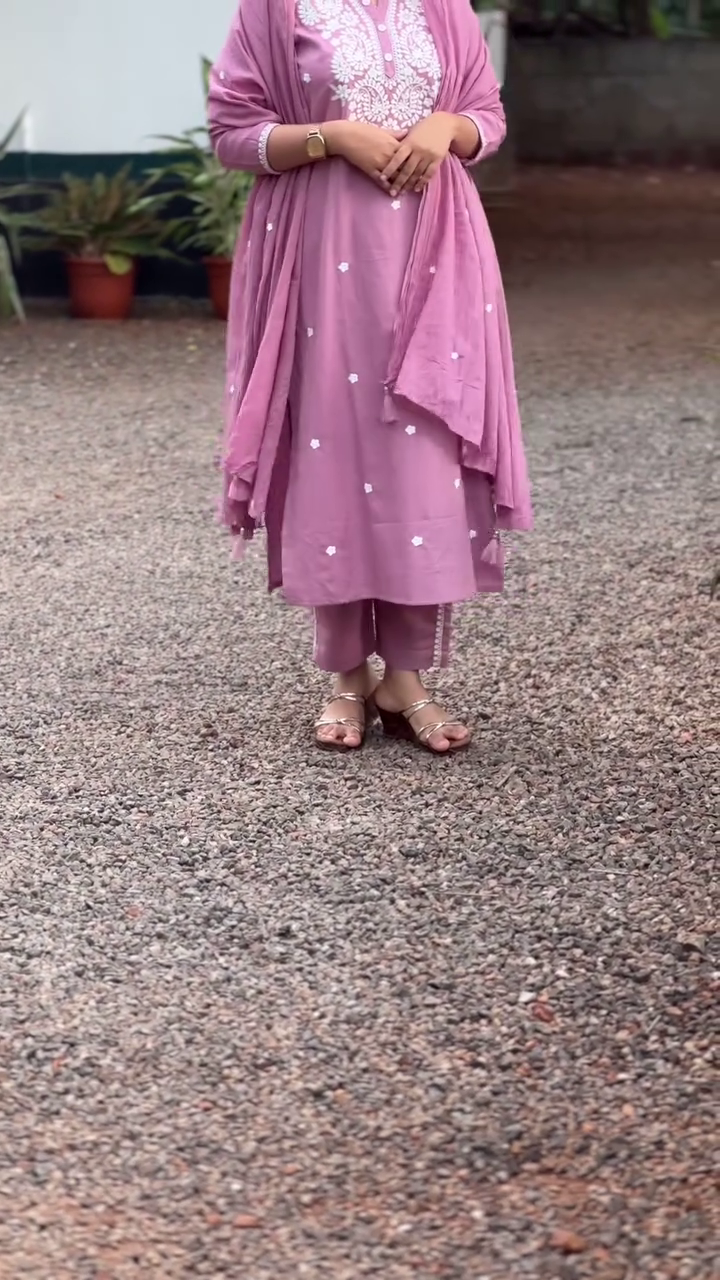 Floral Embroidered Thread Work Pure Cotton Kurta With Trousers & Dupatta - Image 4